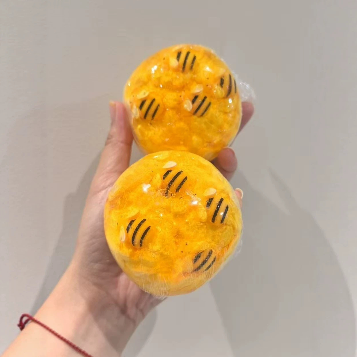 Crunchy Honey Jar Ball Squishy - Wedding Yes recension och pris
