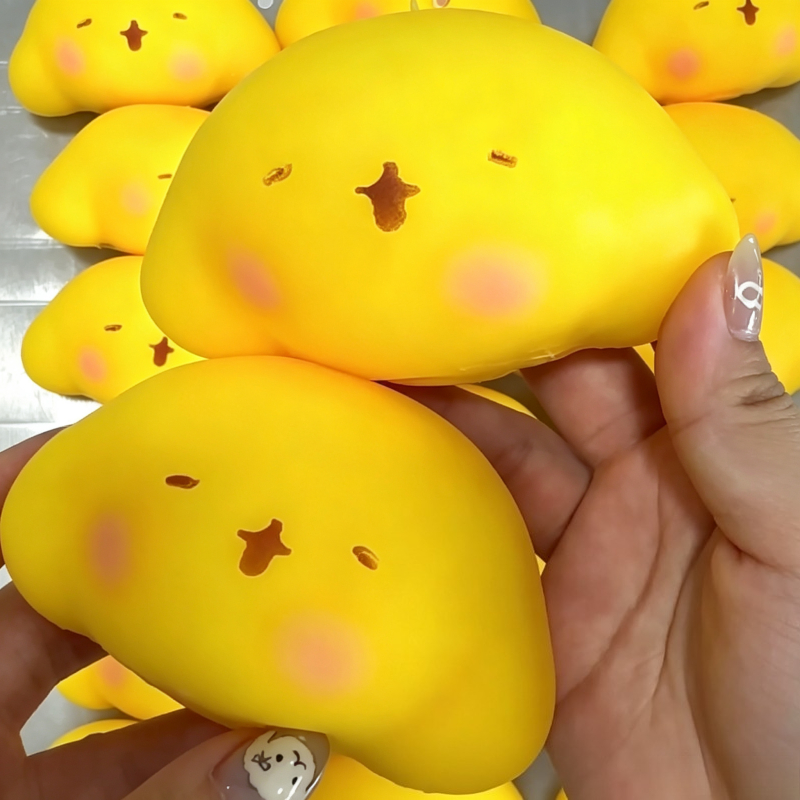 Crunchy Tangyuantu Ball Squish - Wedding Yes recension och pris